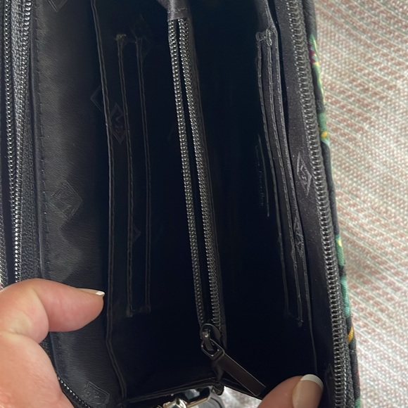 Vera Bradley wristlet - Picture 4 of 5